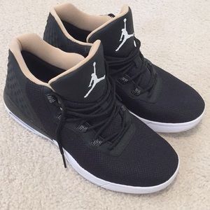 michael jordan high top tennis shoes